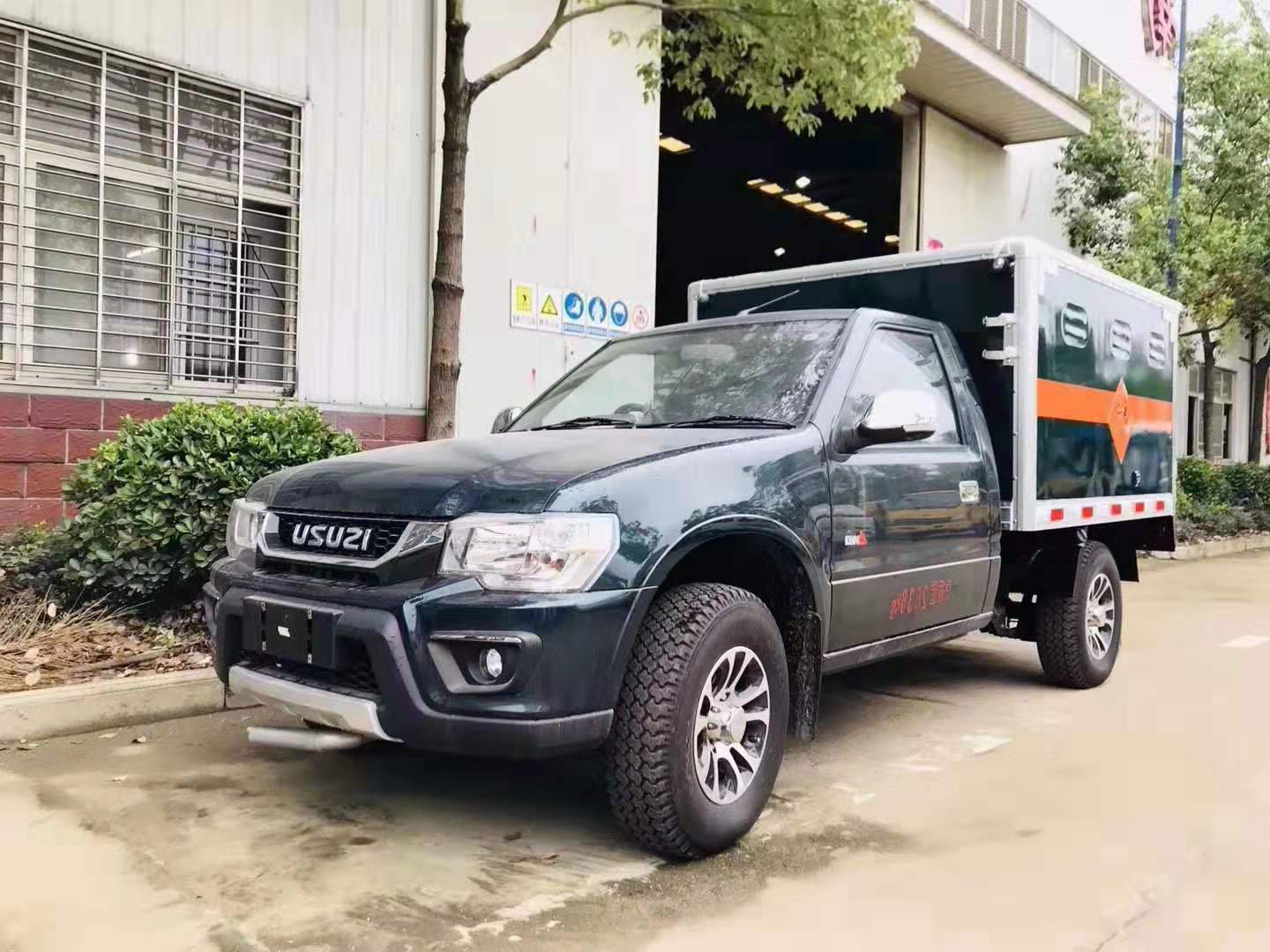 五十鈴四驅(qū)皮卡民爆器材車